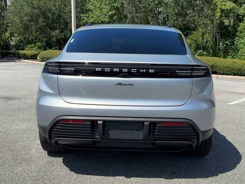New 2025 Porsche Macan Electric image 7