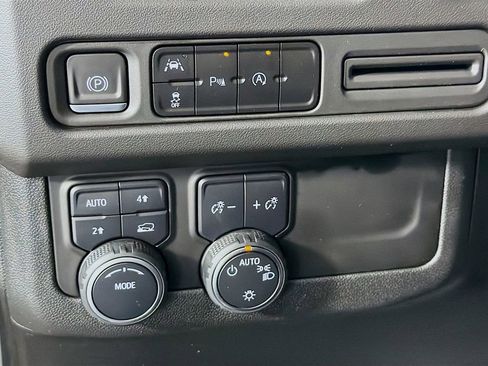 Used 2023 Chevrolet Suburban LS AWD/4WD image 11