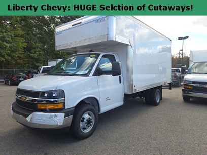 New 2024 Chevrolet Express 4500 w/ Power Convenience Package