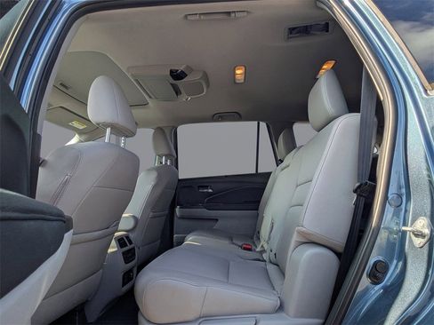 Used 2022 Honda Pilot Touring image 14
