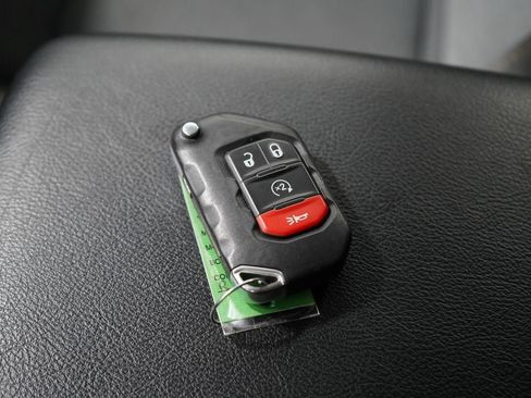 Used 2024 Jeep Wrangler Unlimited AWD/4WD image 18