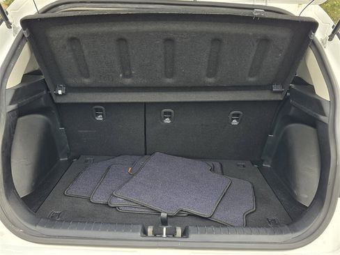 Certified 2022 Hyundai Venue SEL image 14