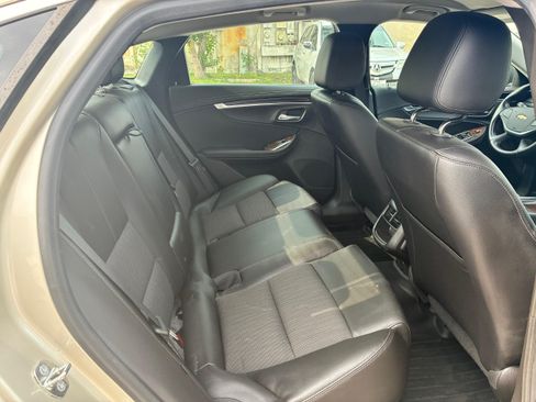 Used 2015 Chevrolet Impala LT FWD image 4