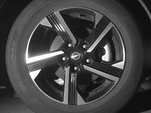 Used 2025 Nissan Sentra SV FWD image 17