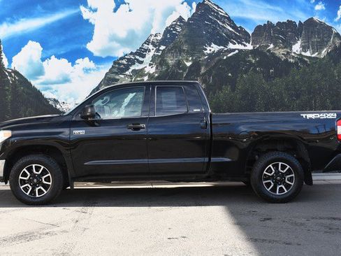 Used 2017 Toyota Tundra SR5 image 7