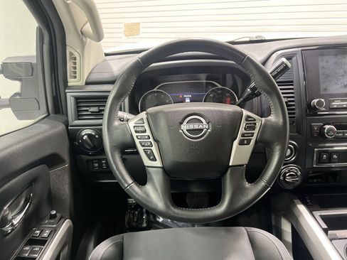 Used 2023 Nissan Titan SV w/ SV Convenience Package AWD/4WD image 14