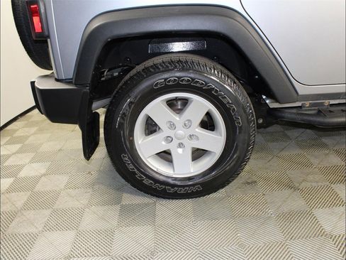 Used 2018 Jeep Wrangler Unlimited Sport S image 36