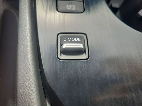 Used 2023 Nissan Rogue SV FWD image 19