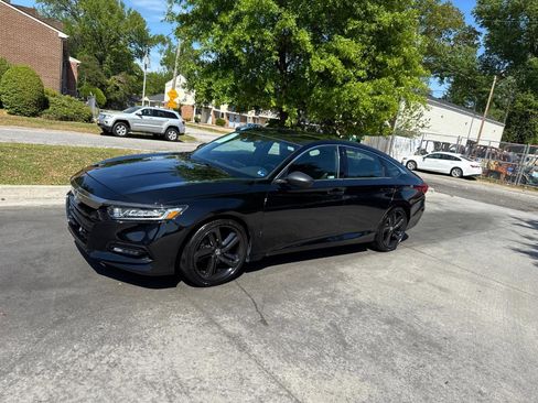 Used 2019 Honda Accord Sport image 2