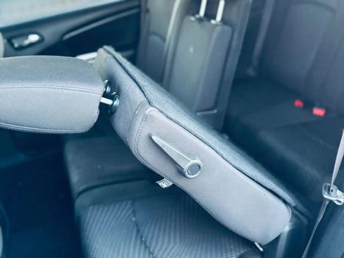 Used 2018 Dodge Journey SE w/ Popular Equipment Group FWD image 13