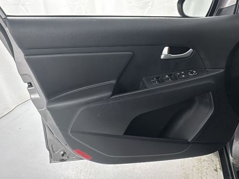 Used 2015 Kia Sportage LX image 18