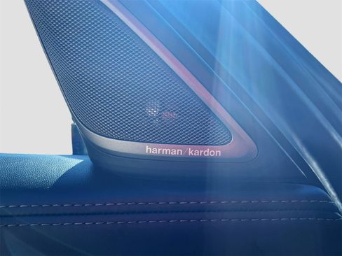 Used 2022 BMW 750i xDrive w/ Executive Package image 19