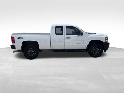 Used 2013 Chevrolet Silverado 2500 LT w/ Interior Plus Package AWD/4WD image 6
