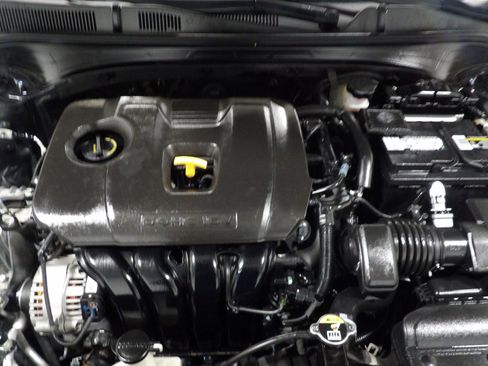Used 2021 Kia Forte LXS FWD image 19
