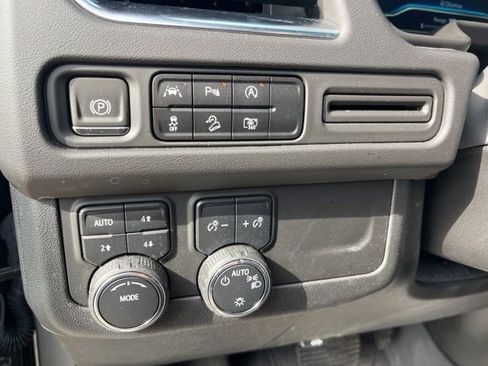 Used 2023 Chevrolet Tahoe Z71 w/ Luxury Package image 15