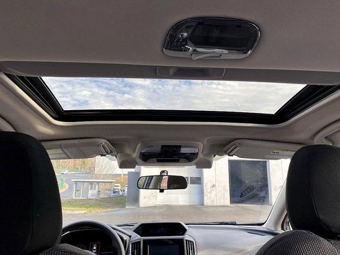 Used 2022 Subaru Impreza 2.0i Premium image 18