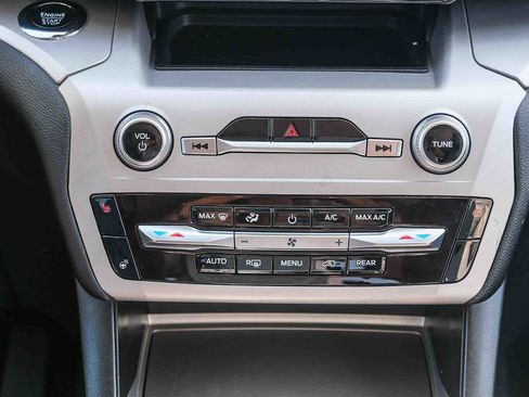 Used 2023 Ford Explorer XLT w/ Equipment Group 202A RWD image 16