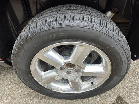 Used 2012 Chevrolet Suburban LT w/ All-Star Edition AWD/4WD image 32