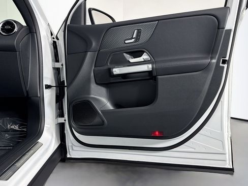 New 2026 Mercedes-Benz GLB 250 image 23