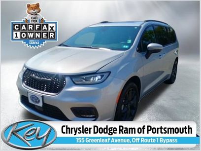 Used 2023 Chrysler Pacifica Touring-L w/ S Appearance Package