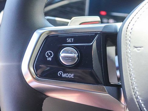 Certified 2025 BMW i7 eDrive50 w/ Executive Package RWD image 22