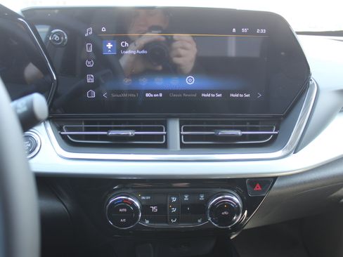 New 2026 Chevrolet Trax LT w/ Driver Confidence Package image 12