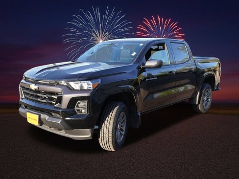Certified 2023 Chevrolet Colorado LT w/ LT Convenience Package II AWD/4WD image 11