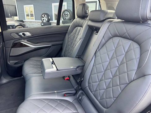 Used 2024 BMW X7 xDrive40i AWD/4WD image 33