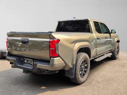 Used 2024 Toyota Tacoma TRD Sport w/ TRD Sport Premium Package AWD/4WD image 3