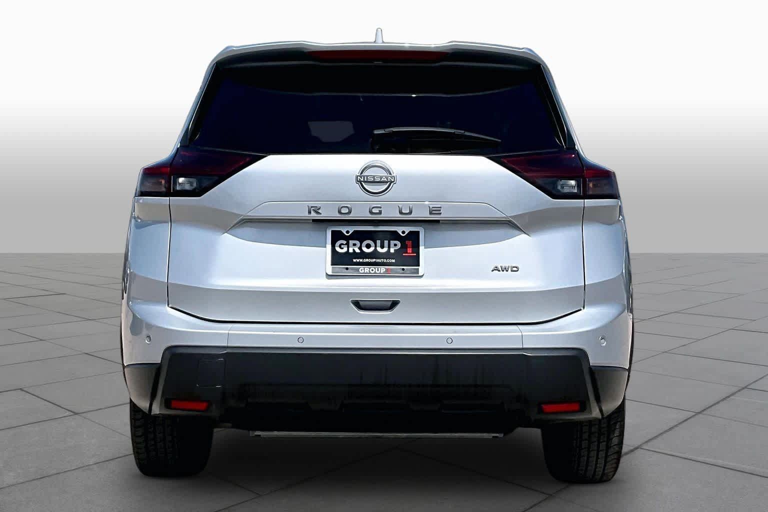Used 2025 Nissan Rogue SV AWD/4WD image 5