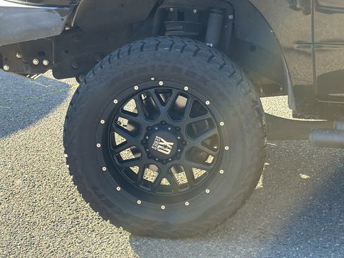 Used 2018 RAM 2500 Tradesman w/ Chrome Appearance Group image 9