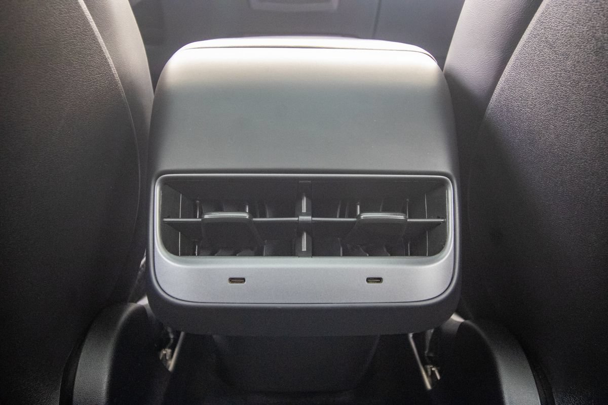 Used 2023 Tesla Model Y Long Range AWD/4WD image 37
