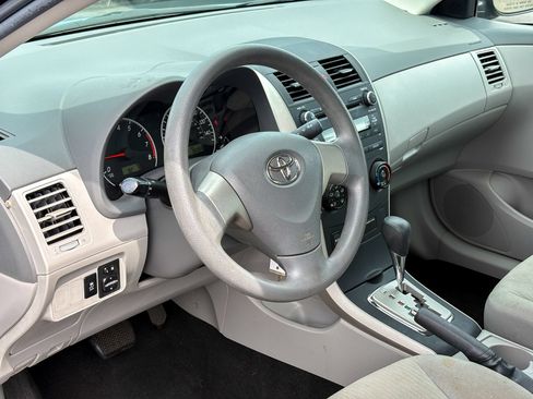 Used 2010 Toyota Corolla LE FWD image 2