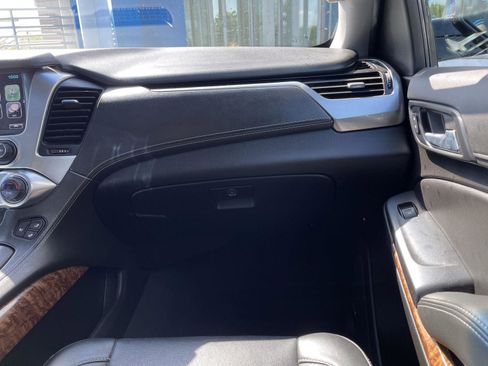 Used 2020 Chevrolet Tahoe Premier AWD/4WD image 35