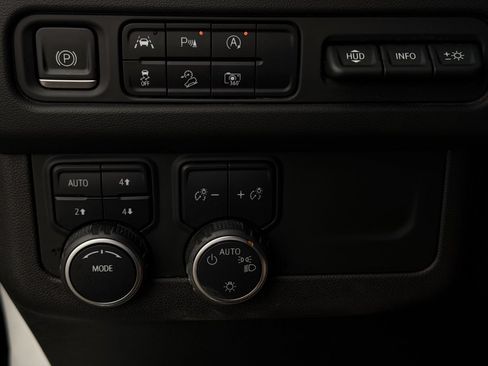 Used 2023 Chevrolet Tahoe High Country w/ Premium Package 2 AWD/4WD image 18