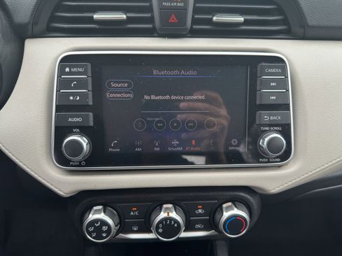 Used 2021 Nissan Versa SV image 16