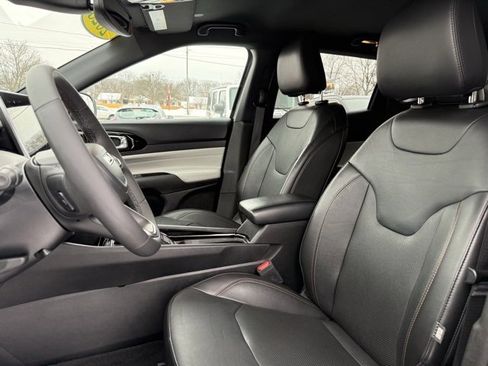 Certified 2023 Jeep Compass Limited image 12