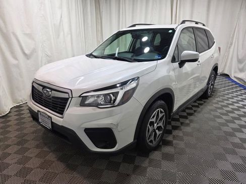 Used 2019 Subaru Forester Premium w/ All-Weather Package image 8