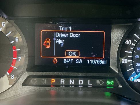 Used 2017 Ford Fusion SE image 18