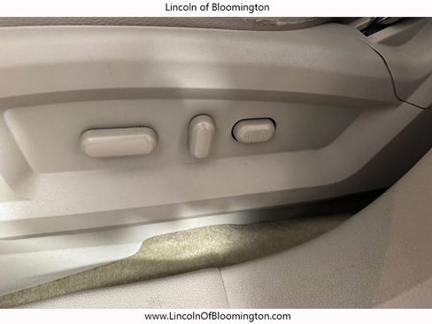 Used 2015 Lincoln MKX AWD w/ Equipment Group 102A image 39