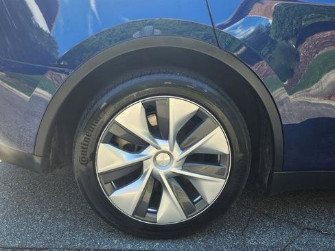 Used 2023 Tesla Model Y Long Range AWD/4WD image 16
