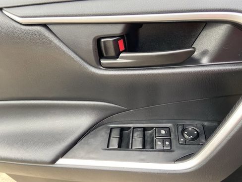 Used 2025 Toyota RAV4 LE image 46