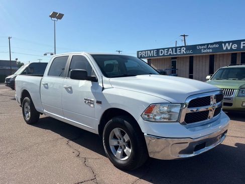 Used 2019 RAM 1500 Classic SLT AWD/4WD image 2