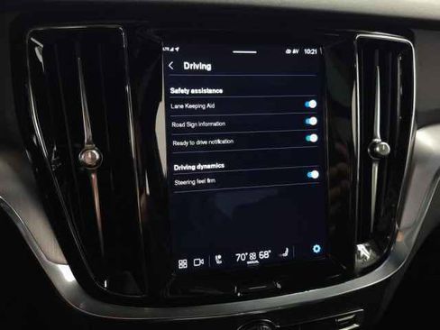 Used 2023 Volvo S60 B5 Plus w/ Climate Package image 24