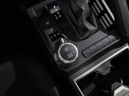 Used 2025 Toyota 4Runner SR5 image 16