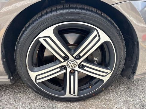 Used 2016 Volkswagen Golf R 4-Door AWD/4WD image 7