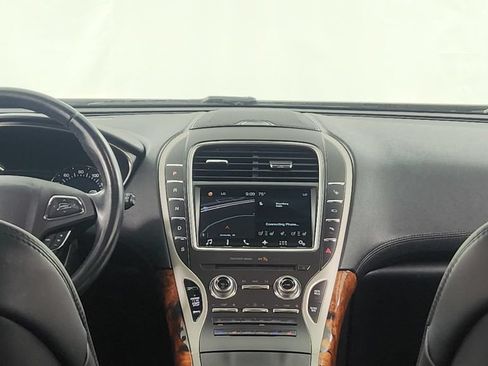 Used 2017 Lincoln MKX Reserve w/ Driver Assistance Package AWD/4WD image 16