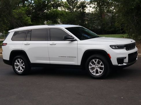 Used 2021 Jeep Grand Cherokee L Limited AWD/4WD image 2