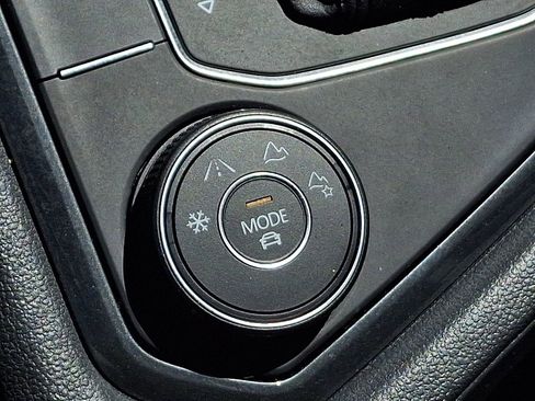 Certified 2020 Volkswagen Tiguan SEL AWD/4WD image 25