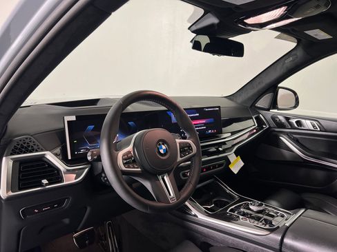 New 2026 BMW X7 M60i image 4